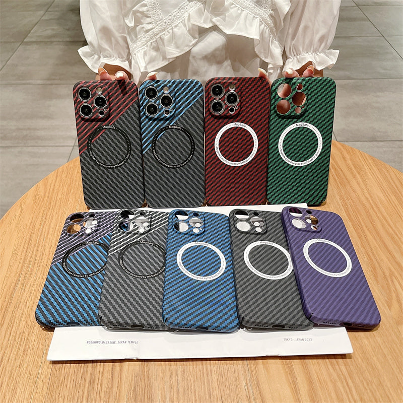 Luxus Ultradünne Kohlefaser iPhone-Hülle | MagSafe-Case mit Rundumschutz & Kameralinsenschutz für Apple iPhone 17/17 Air, 16/16e, 15, 14, 13 Pro Max Plus Cover | Stoßfeste Handyhülle mit Panzertasche & Stoßstangenabdeckung