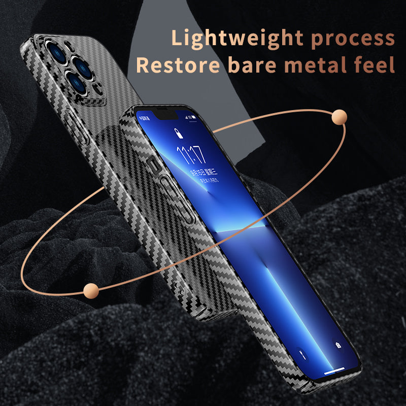 Luxus Ultradünne Kohlefaser iPhone-Hülle | MagSafe-Case mit Rundumschutz & Kameralinsenschutz für Apple iPhone 17/17 Air, 16/16e, 15, 14, 13 Pro Max Plus Cover | Stoßfeste Handyhülle mit Panzertasche & Stoßstangenabdeckung
