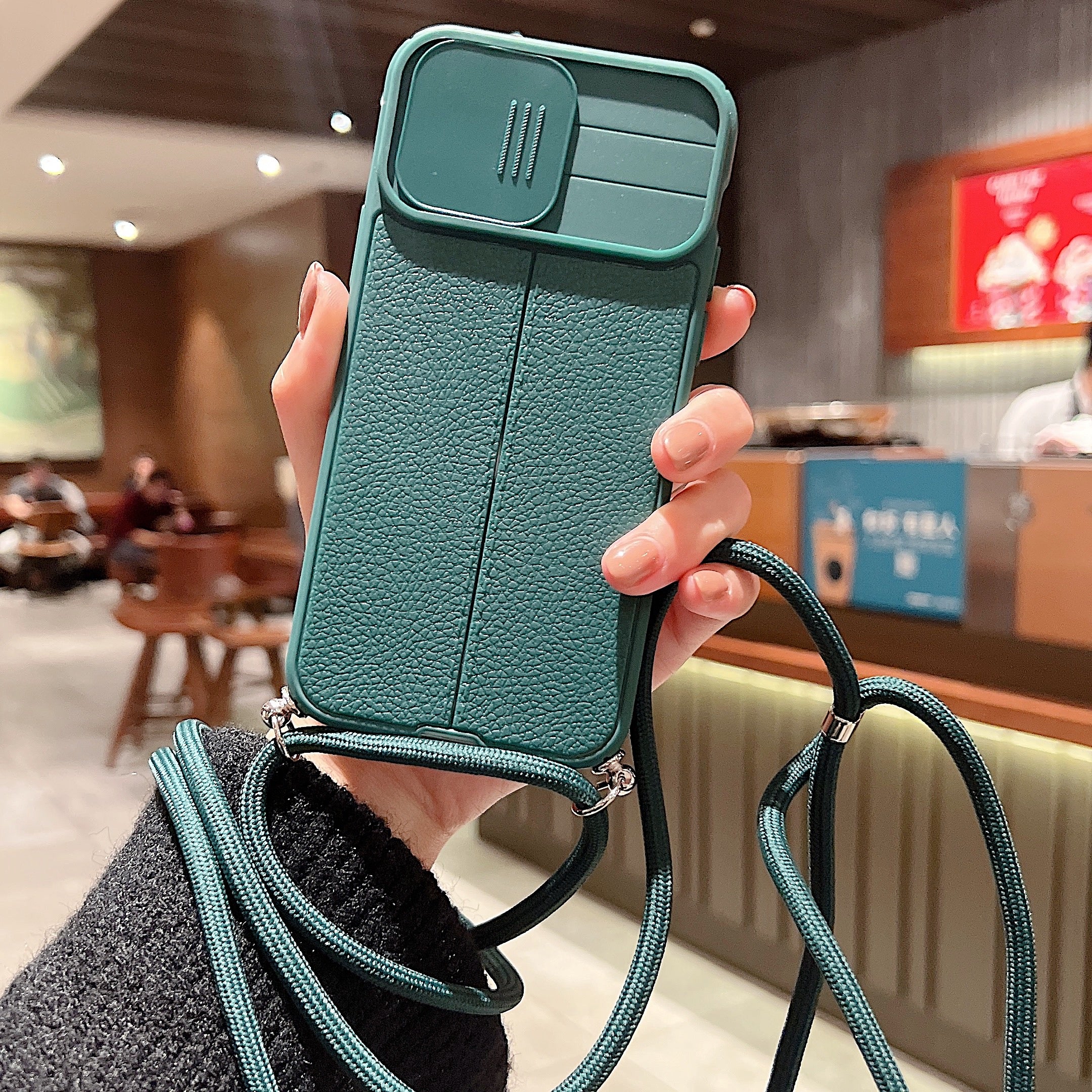 Hochwertiges Kamera Slider Objektiv mit luxuriöser Leder Textur iPhone Hülle | MagSafe Case mit Rundumschutz und Kameralinsenschutzabdeckung für Apple iPhone 17/17 Air, 16/16e, 15, 14, 13 Pro Max Plus Cover | Panzertasche Handyhülle | Premium Schutzhülle